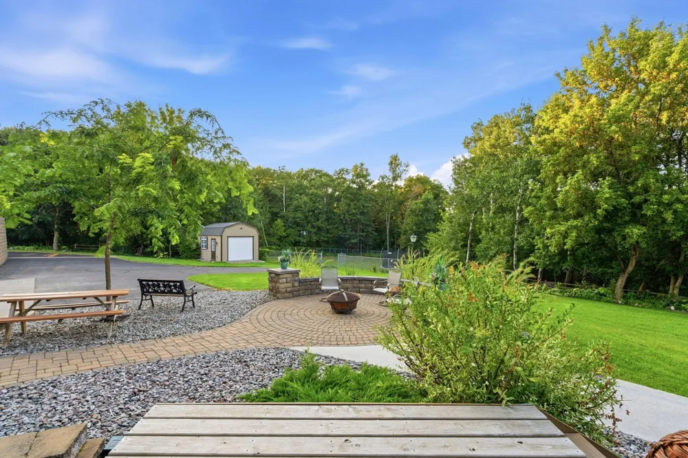 11152 274th Avenue NW Zimmerman, MN 55398