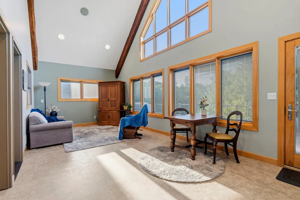 11152 274th Avenue NW Zimmerman, MN 55398