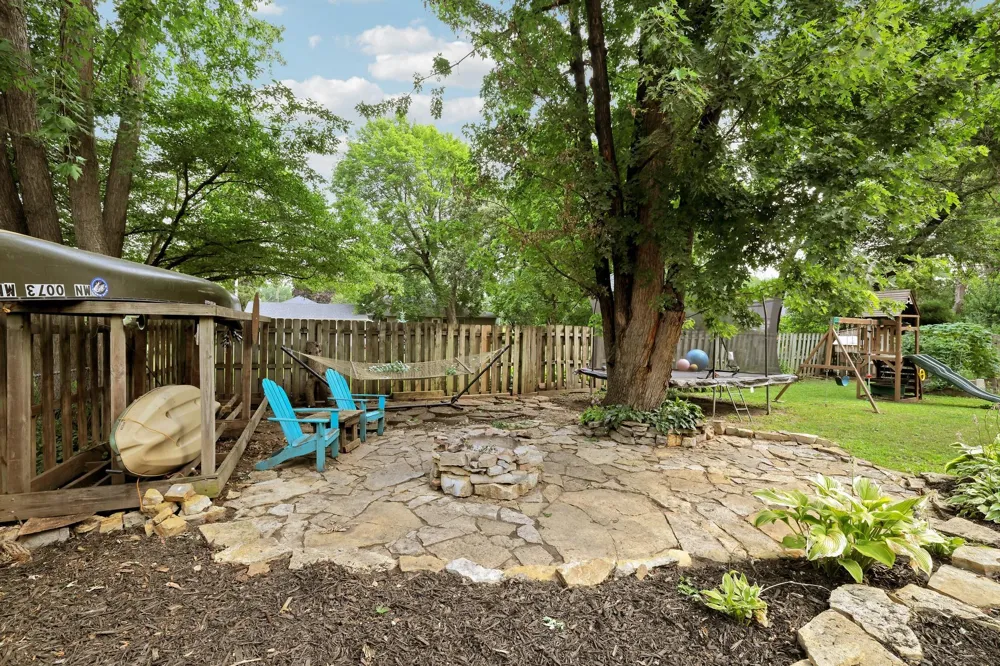 2735 18th Avenue E North Saint Paul, MN 55109