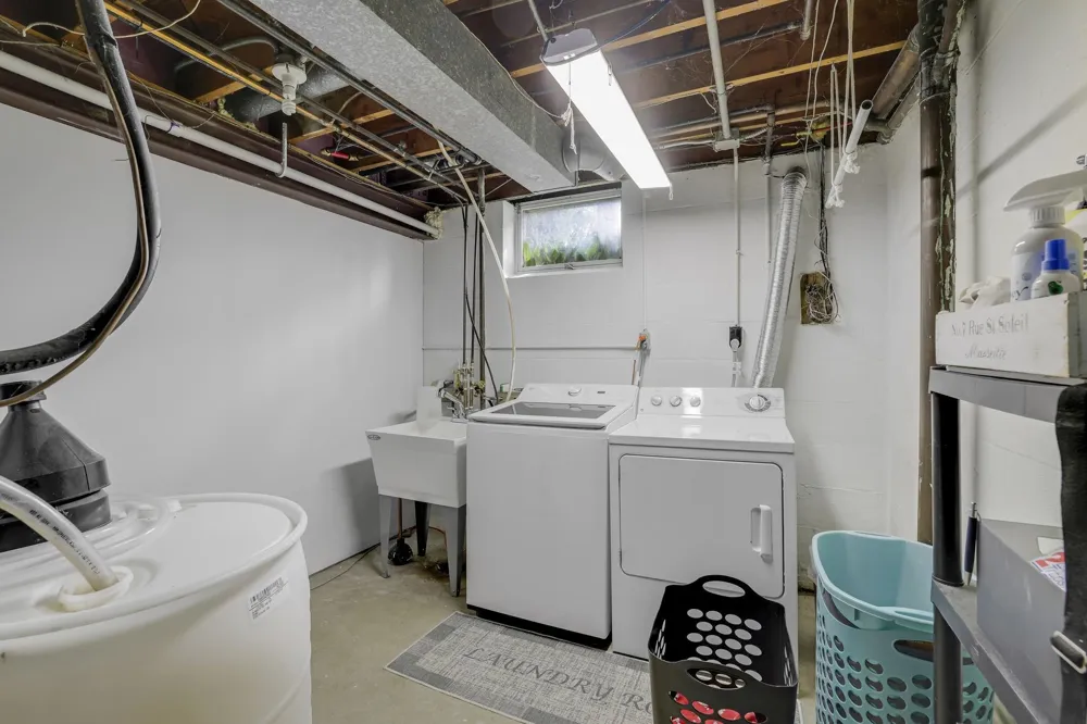 2735 18th Avenue E North Saint Paul, MN 55109