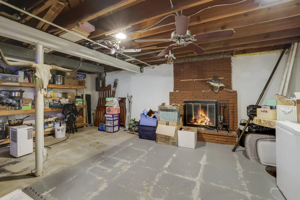 2735 18th Avenue E North Saint Paul, MN 55109