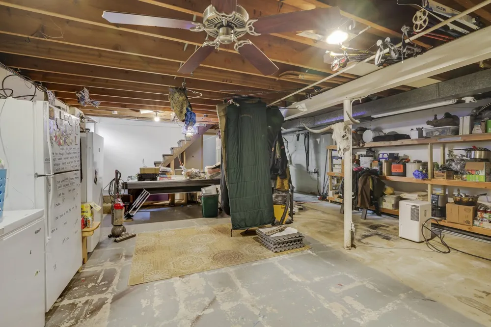 2735 18th Avenue E North Saint Paul, MN 55109
