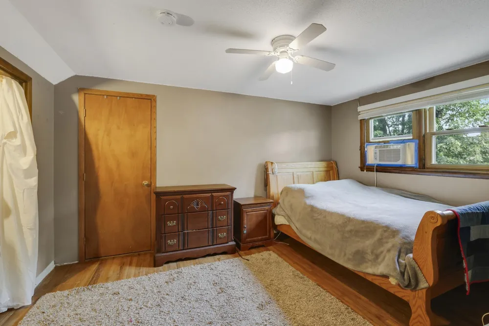 2735 18th Avenue E North Saint Paul, MN 55109