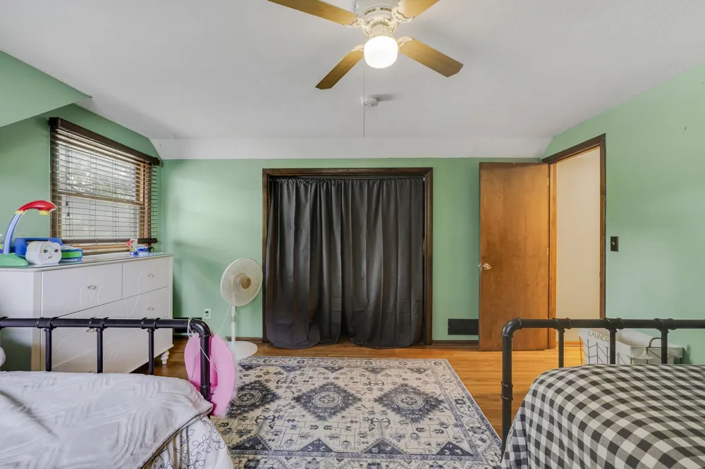 2735 18th Avenue E North Saint Paul, MN 55109