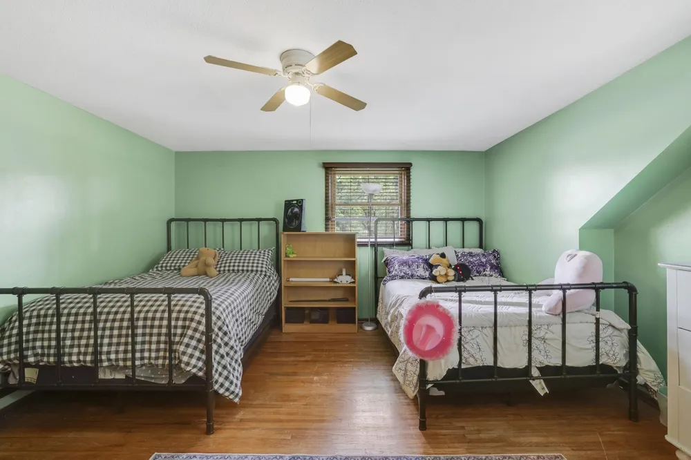 2735 18th Avenue E North Saint Paul, MN 55109