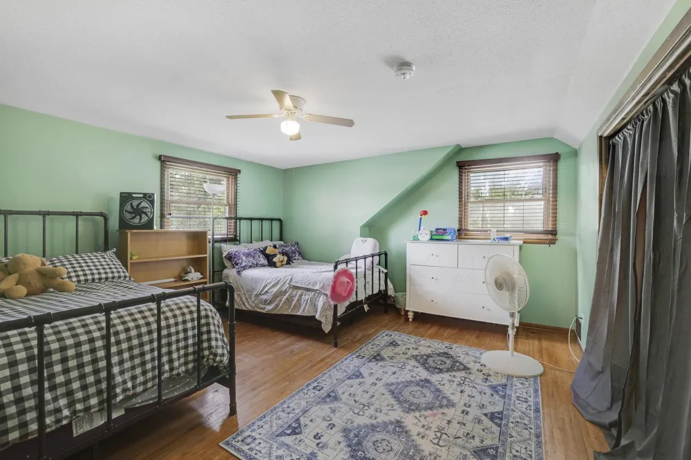 2735 18th Avenue E North Saint Paul, MN 55109