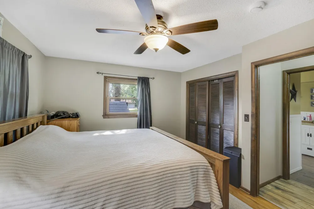 2735 18th Avenue E North Saint Paul, MN 55109