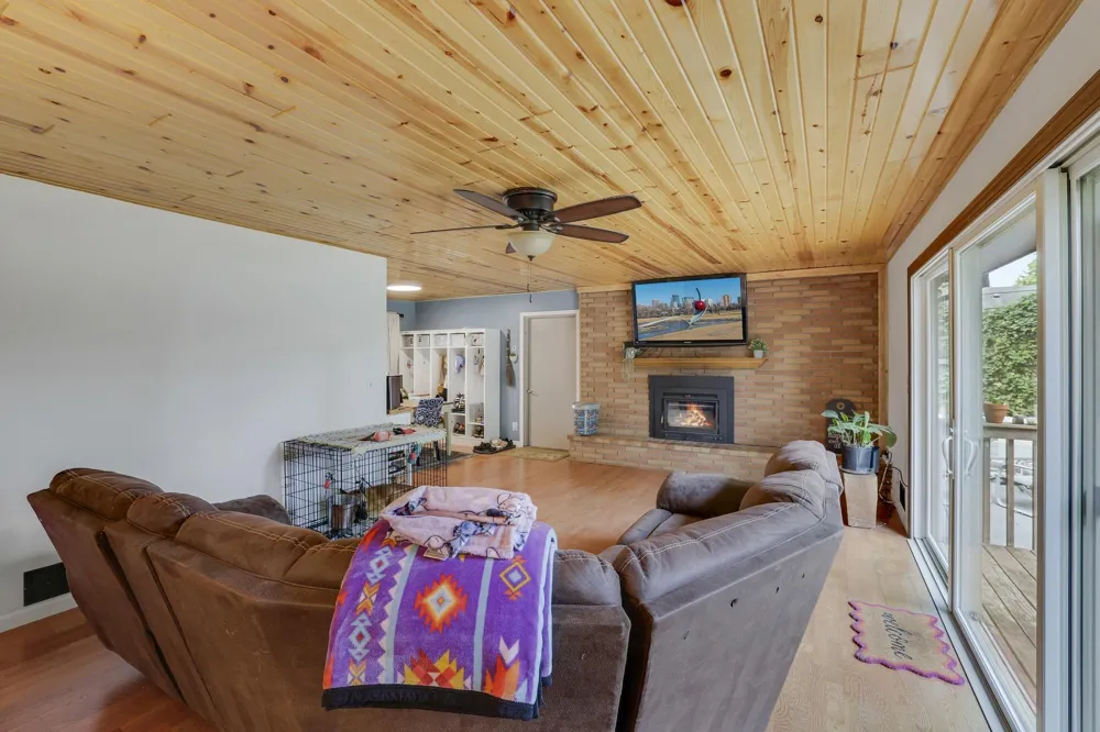 2735 18th Avenue E North Saint Paul, MN 55109
