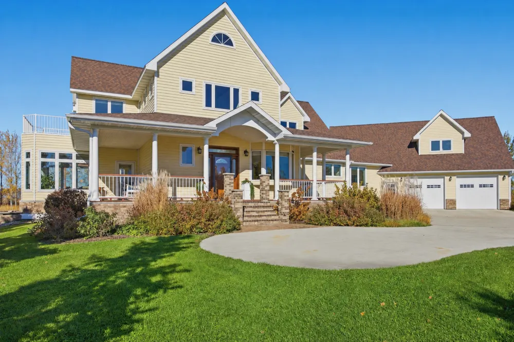 3422 73rd Avenue Moorhead, MN 56560
