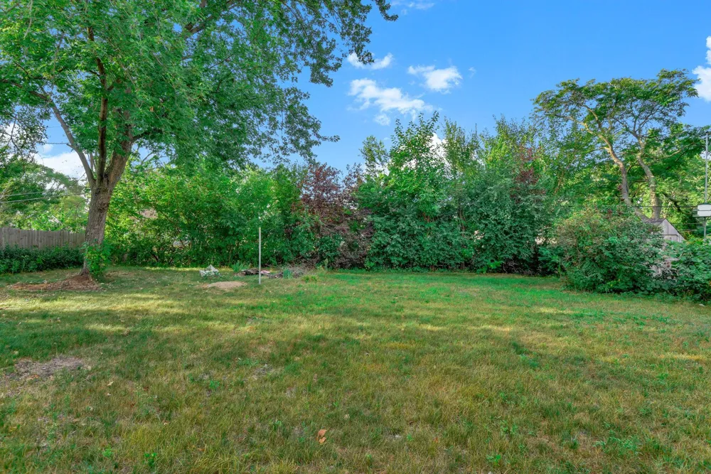 548 82nd Avenue NE Spring Lake Park, MN 55432