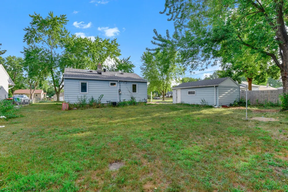 548 82nd Avenue NE Spring Lake Park, MN 55432