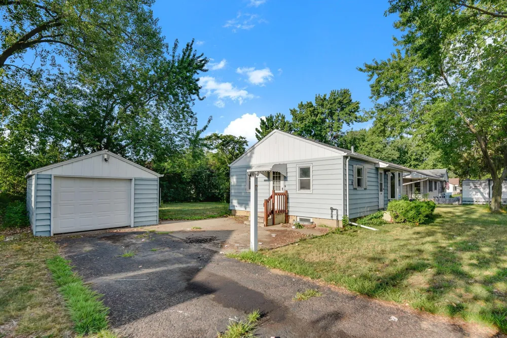 548 82nd Avenue NE Spring Lake Park, MN 55432
