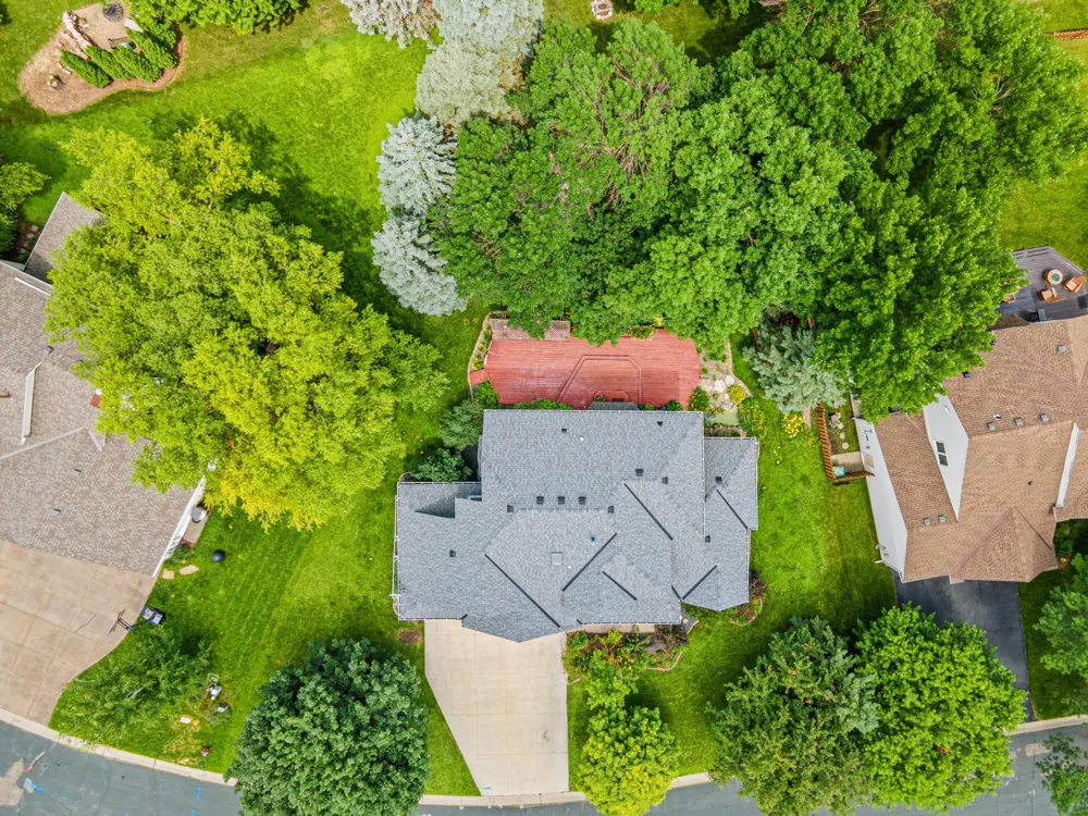8441 W Lake Drive Chanhassen, MN 55317