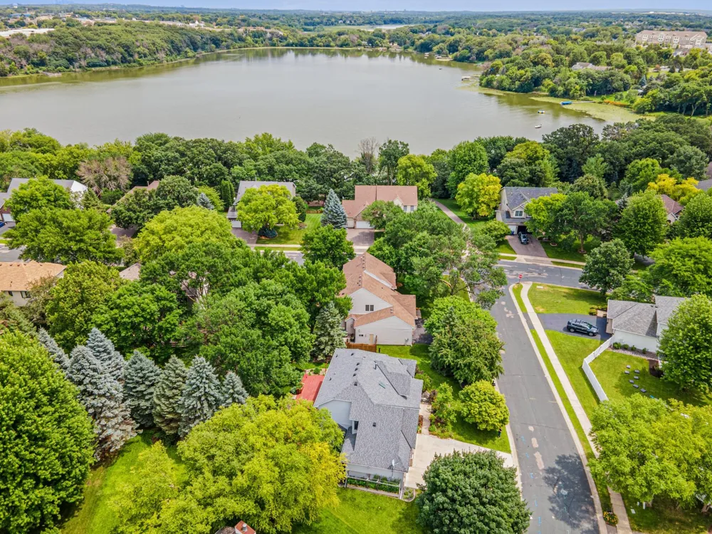 8441 W Lake Drive Chanhassen, MN 55317