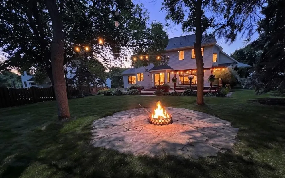 8441 W Lake Drive Chanhassen, MN 55317