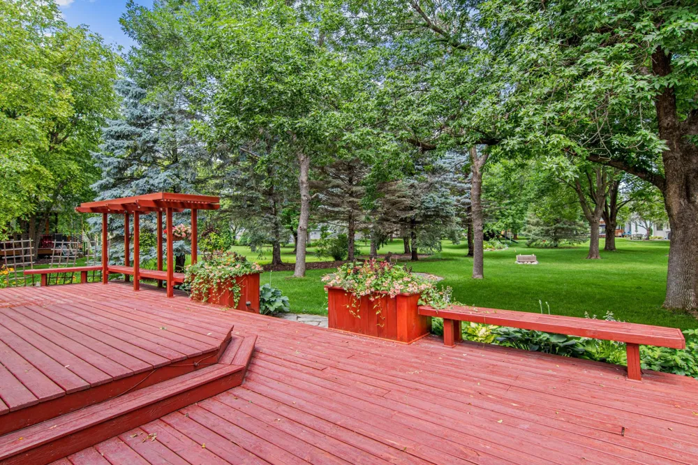 8441 W Lake Drive Chanhassen, MN 55317