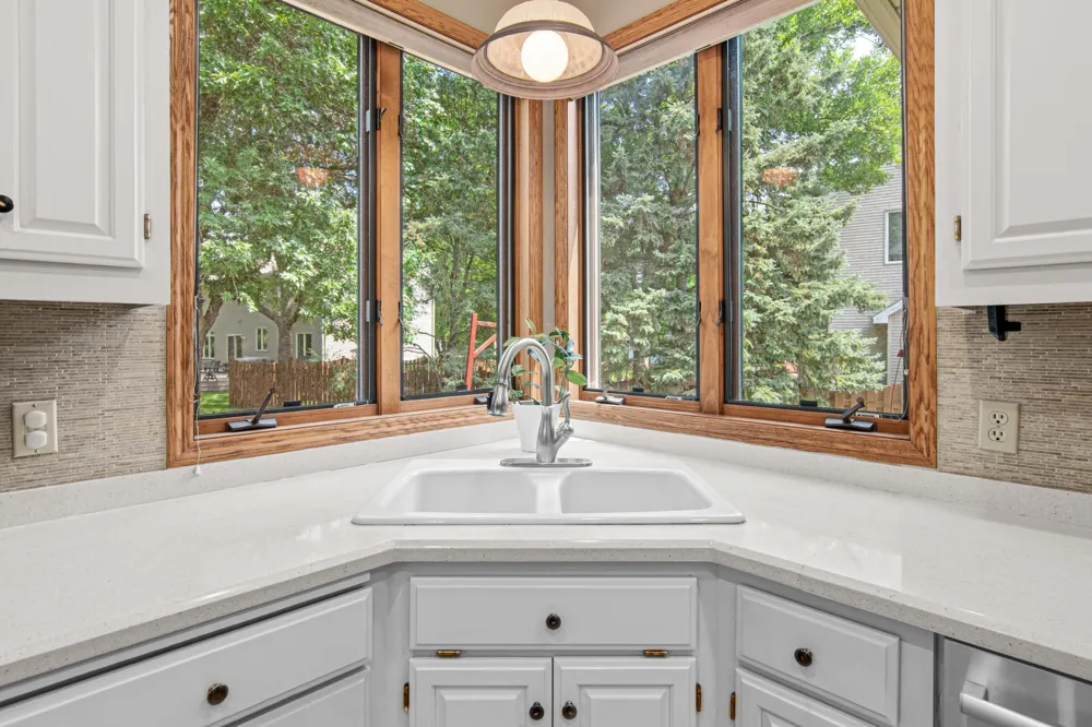 8441 W Lake Drive Chanhassen, MN 55317