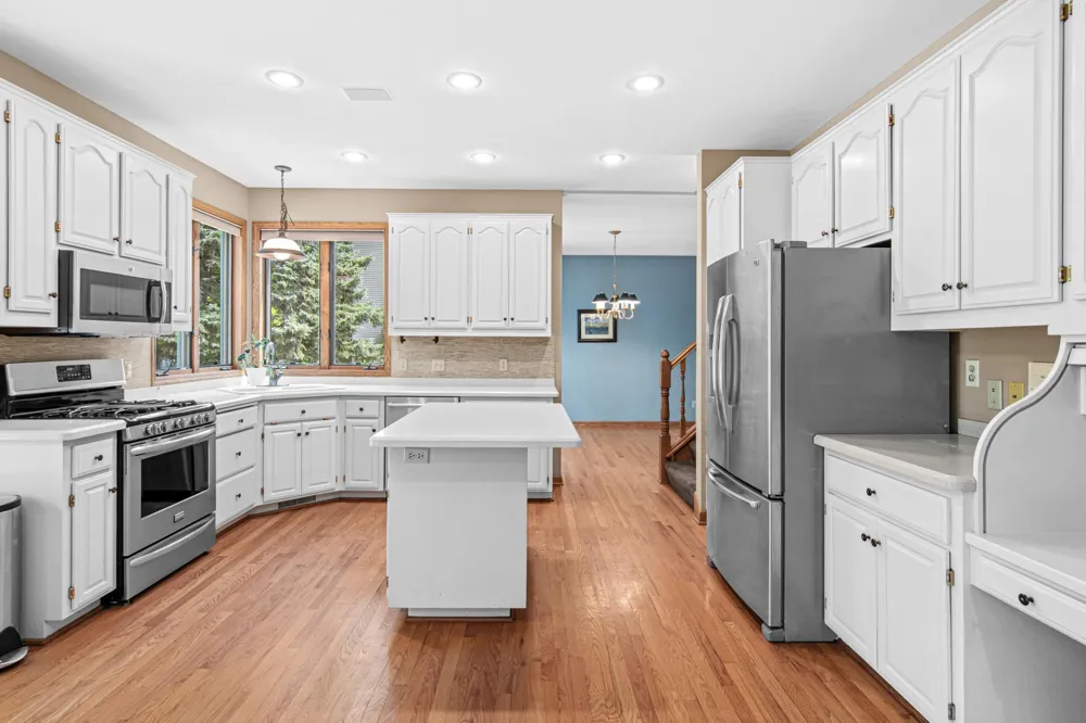8441 W Lake Drive Chanhassen, MN 55317