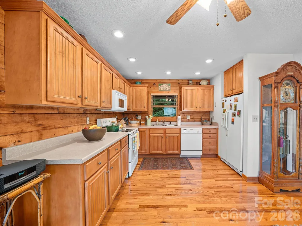 185 Blue Bird Lane Spruce Pine, NC 28777