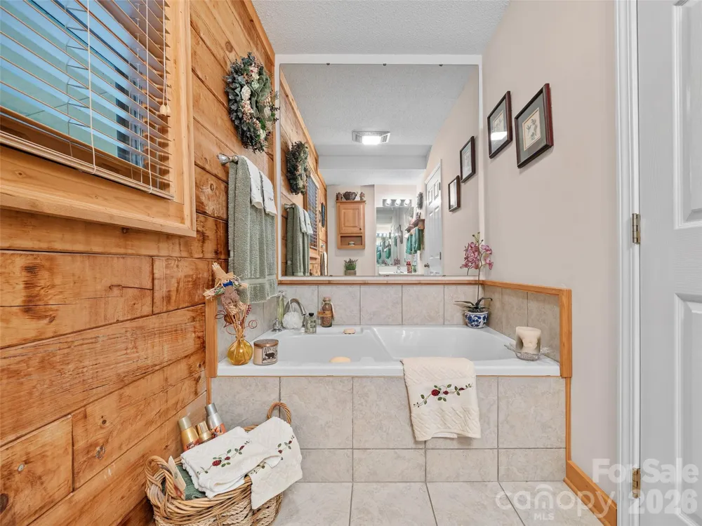185 Blue Bird Lane Spruce Pine, NC 28777