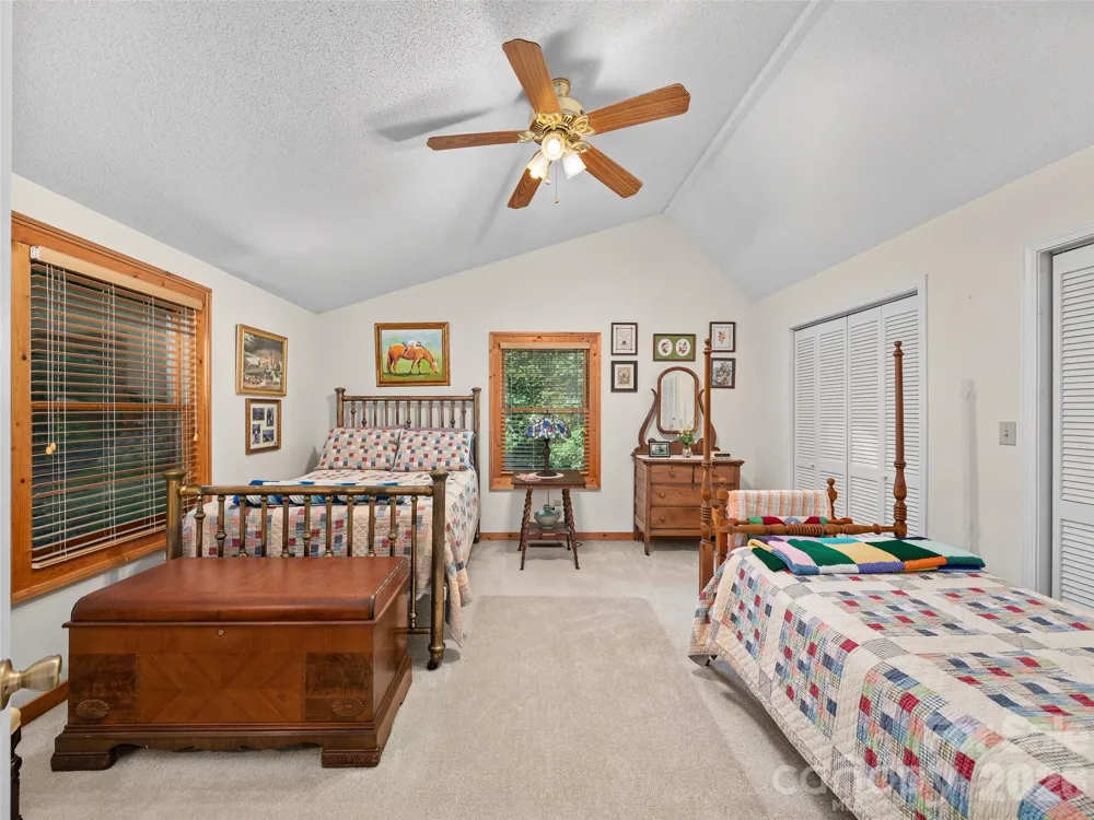 185 Blue Bird Lane Spruce Pine, NC 28777