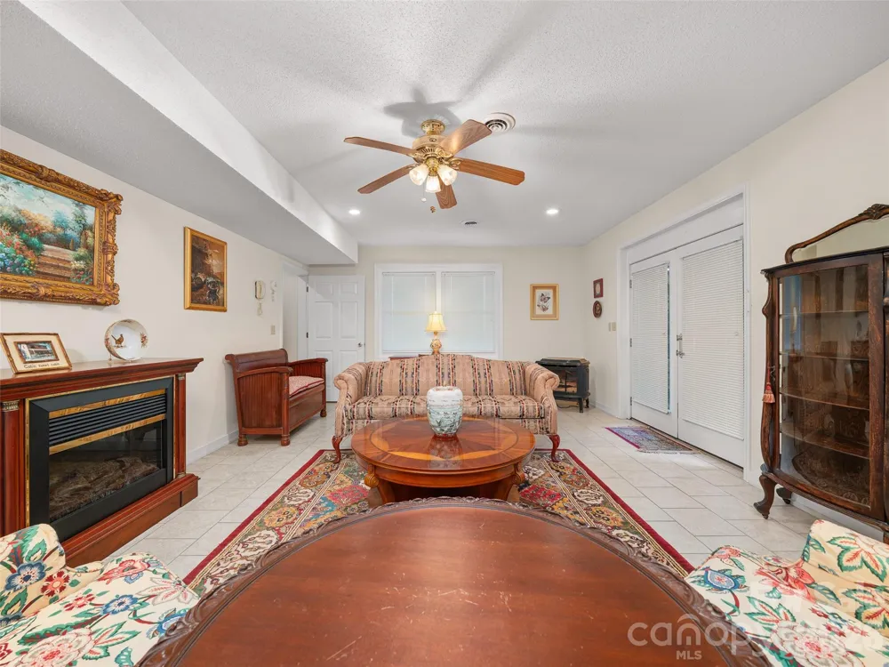 185 Blue Bird Lane Spruce Pine, NC 28777