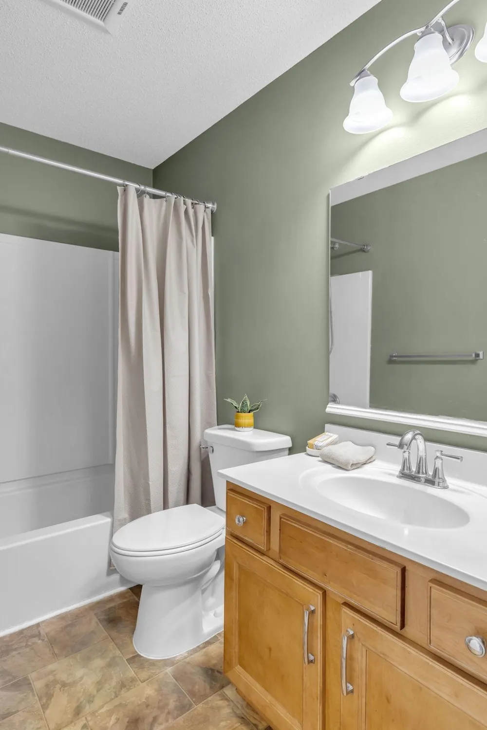 11300 Sand Castle Drive #D Woodbury, MN 55129