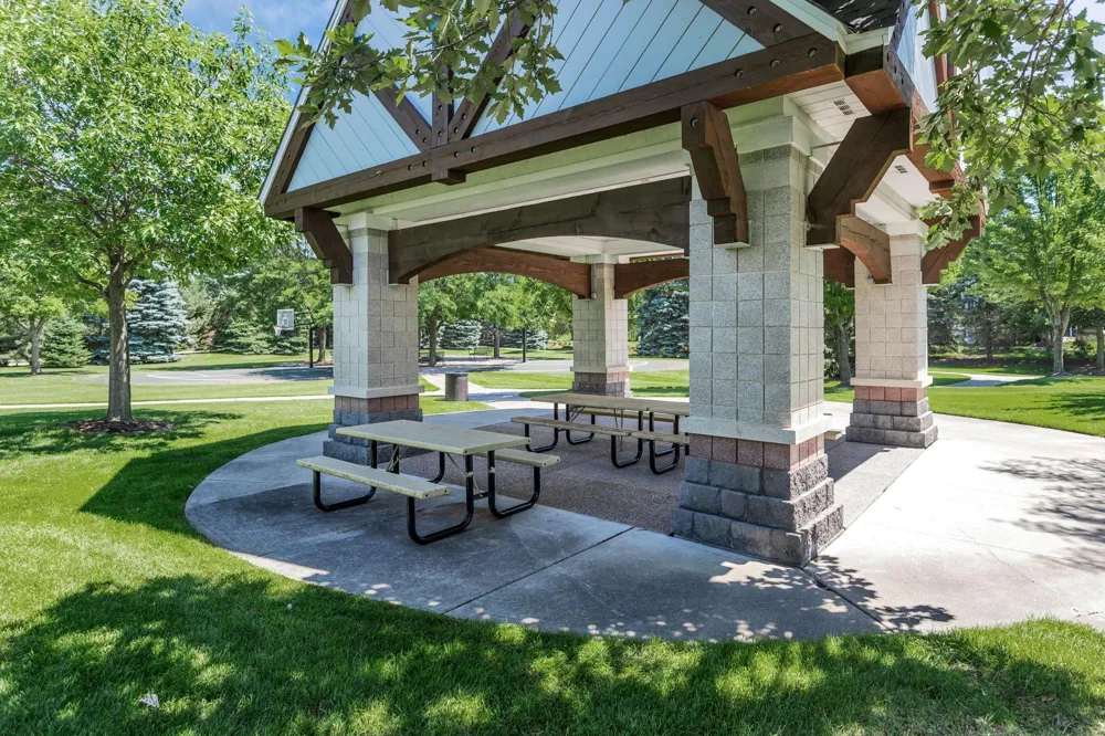 11300 Sand Castle Drive #D Woodbury, MN 55129