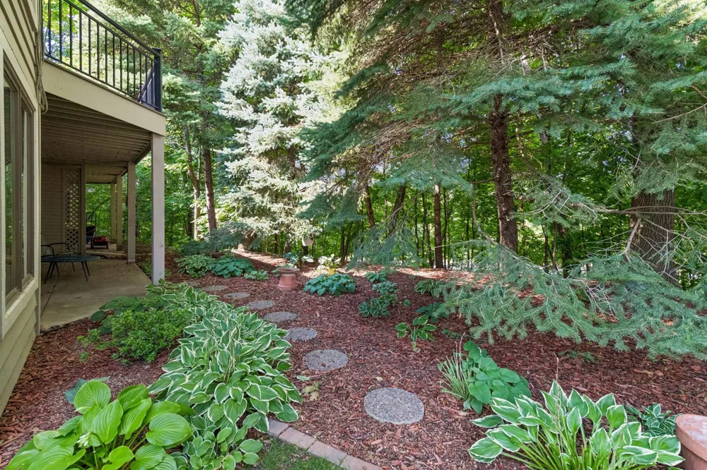 1774 Green Crest Drive Victoria, MN 55386