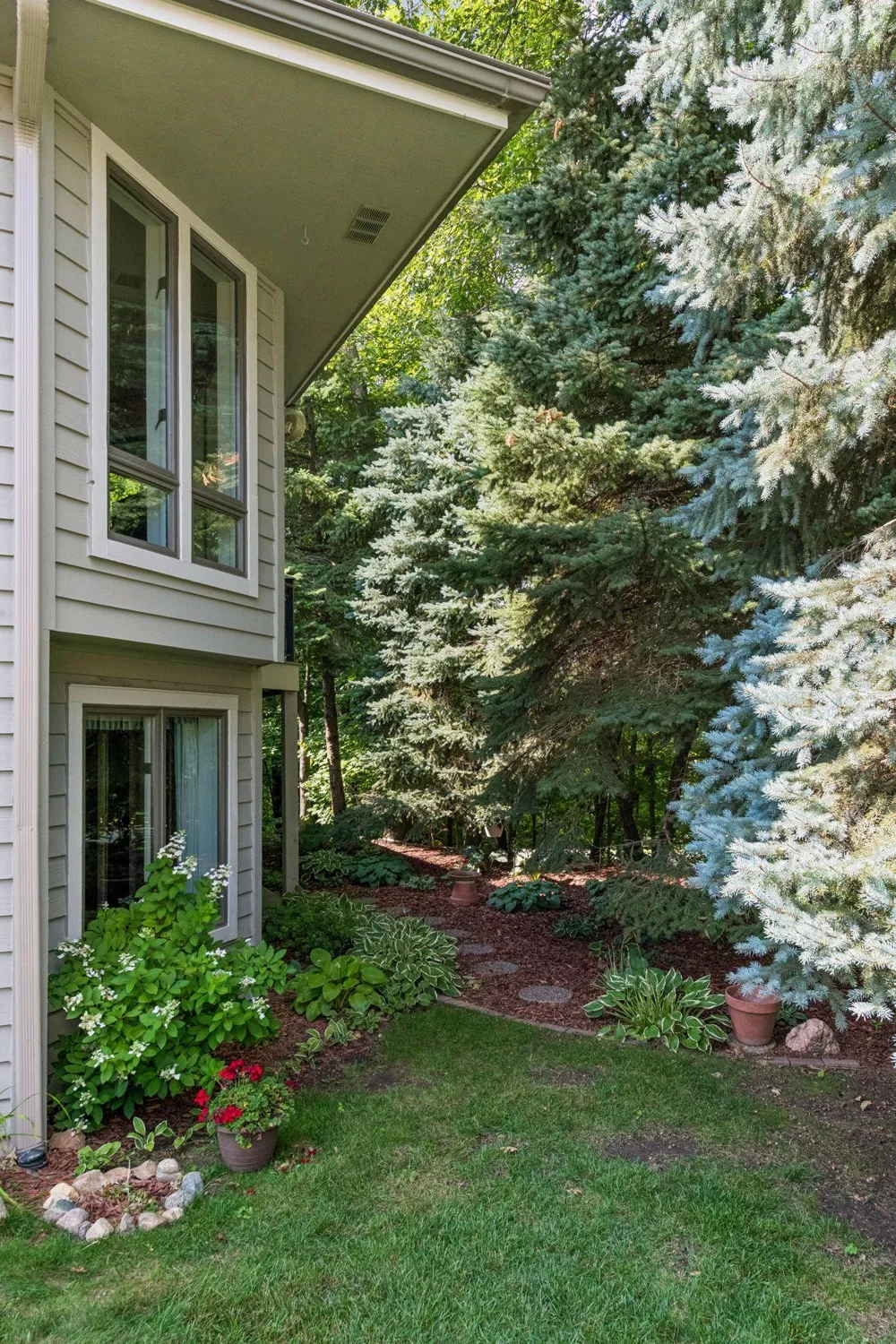 1774 Green Crest Drive Victoria, MN 55386