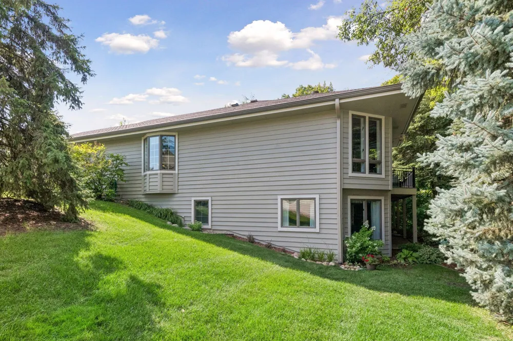 1774 Green Crest Drive Victoria, MN 55386