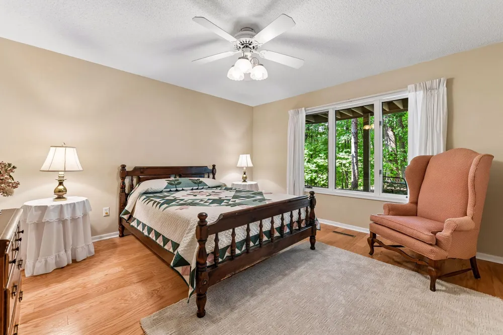 1774 Green Crest Drive Victoria, MN 55386