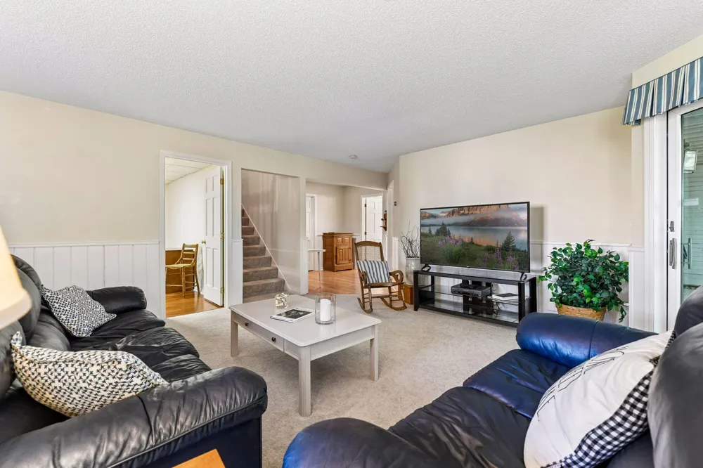 1774 Green Crest Drive Victoria, MN 55386