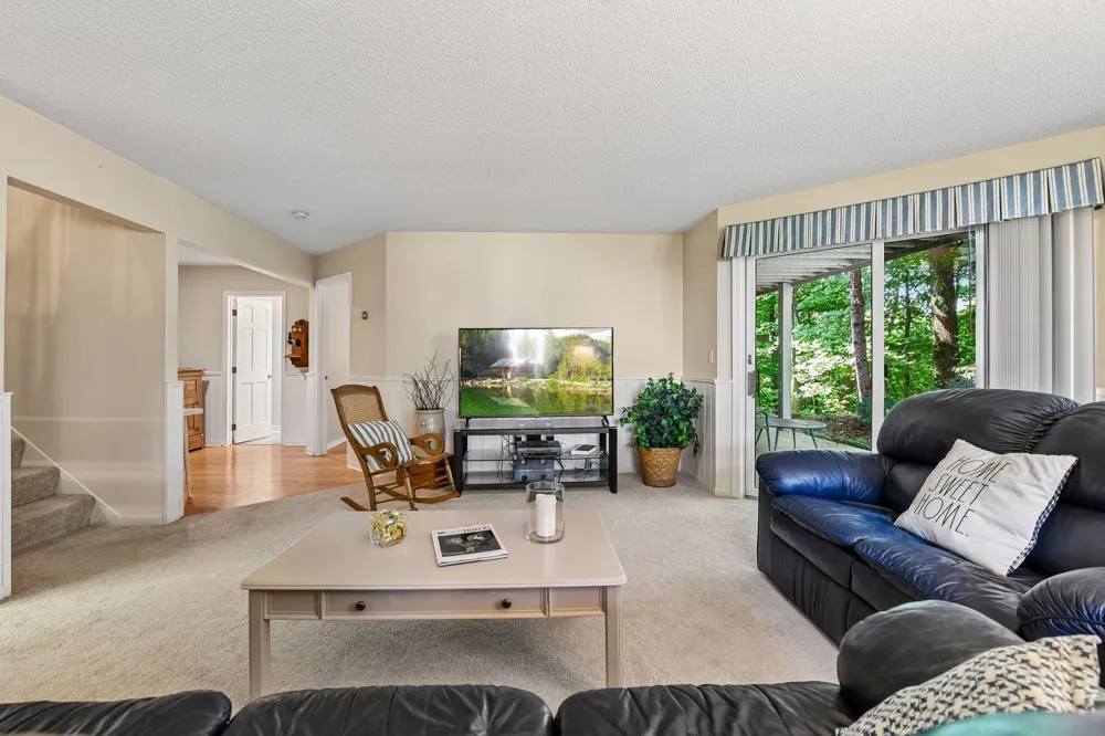 1774 Green Crest Drive Victoria, MN 55386