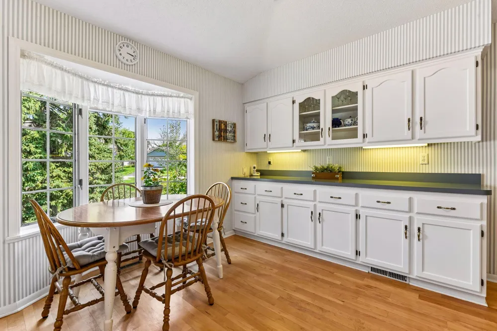 1774 Green Crest Drive Victoria, MN 55386