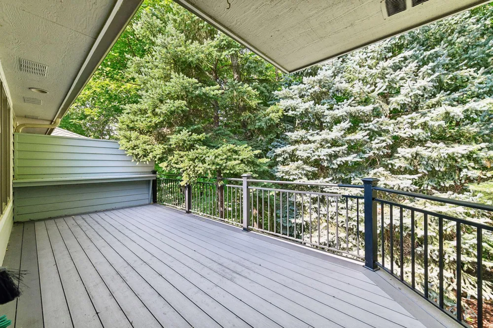 1774 Green Crest Drive Victoria, MN 55386
