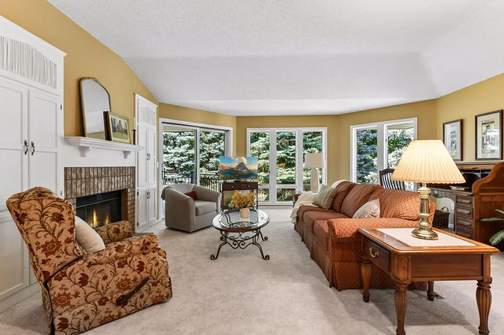 1774 Green Crest Drive Victoria, MN 55386