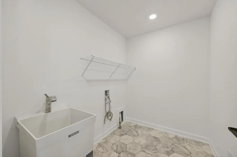 8644 Periwinkle Boulevard Woodbury, MN 55129