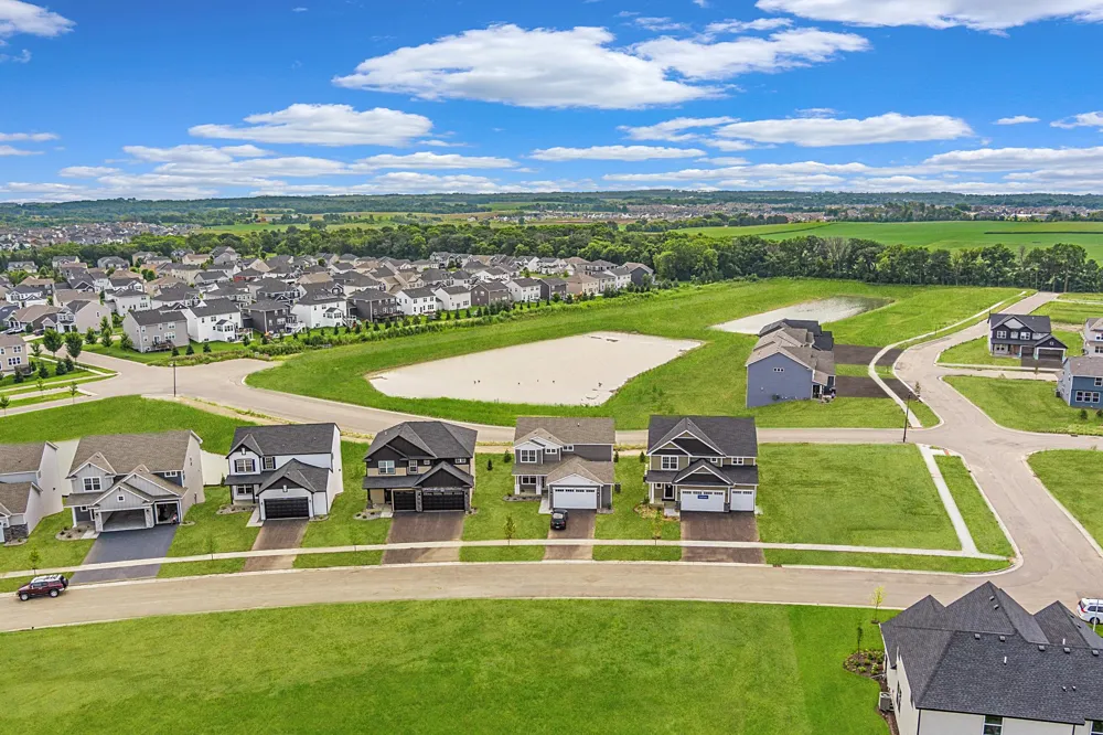 8644 Periwinkle Boulevard Woodbury, MN 55129