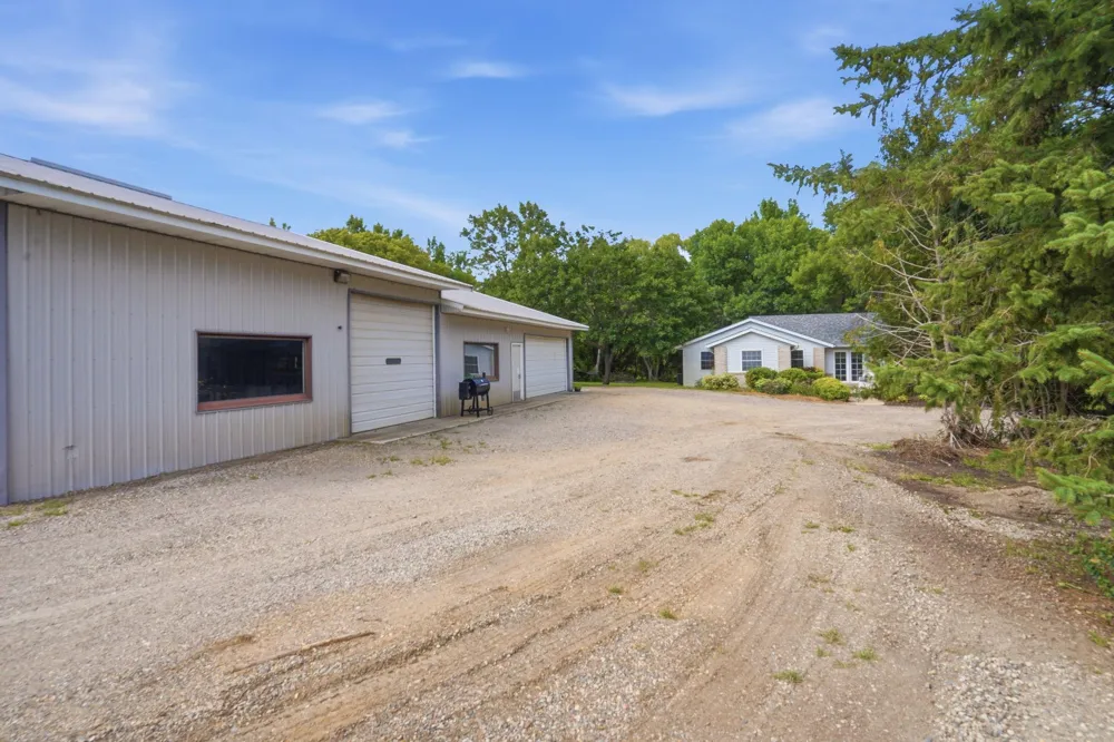 9372 71st Street NE Spicer, MN 56288
