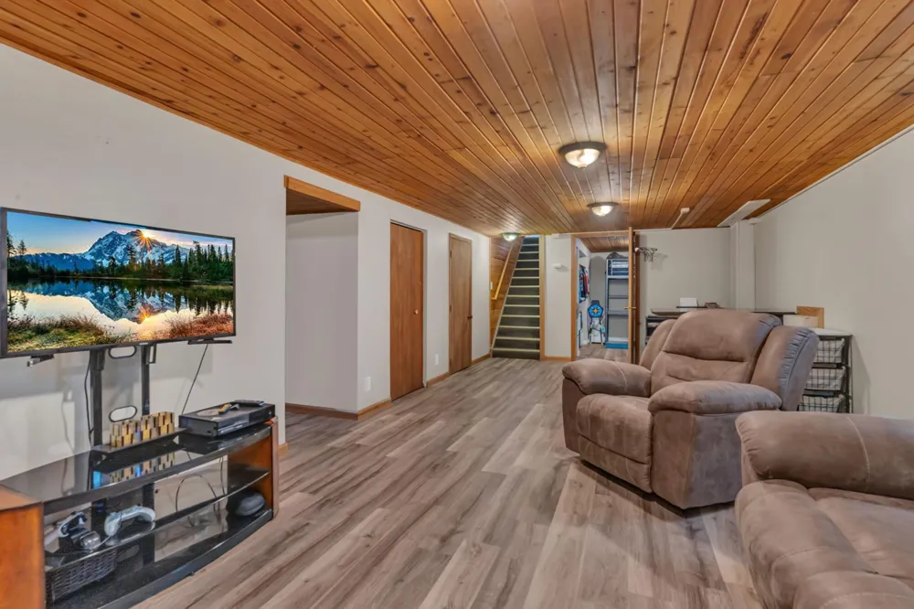 9372 71st Street NE Spicer, MN 56288