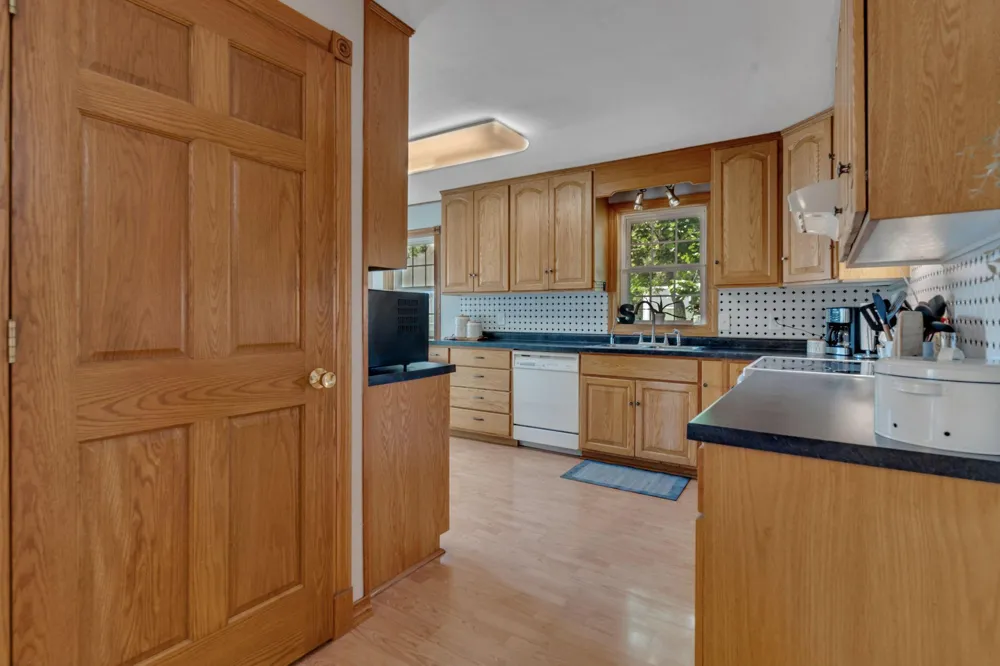 9372 71st Street NE Spicer, MN 56288