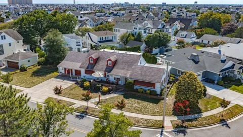 2 Hollytree Road