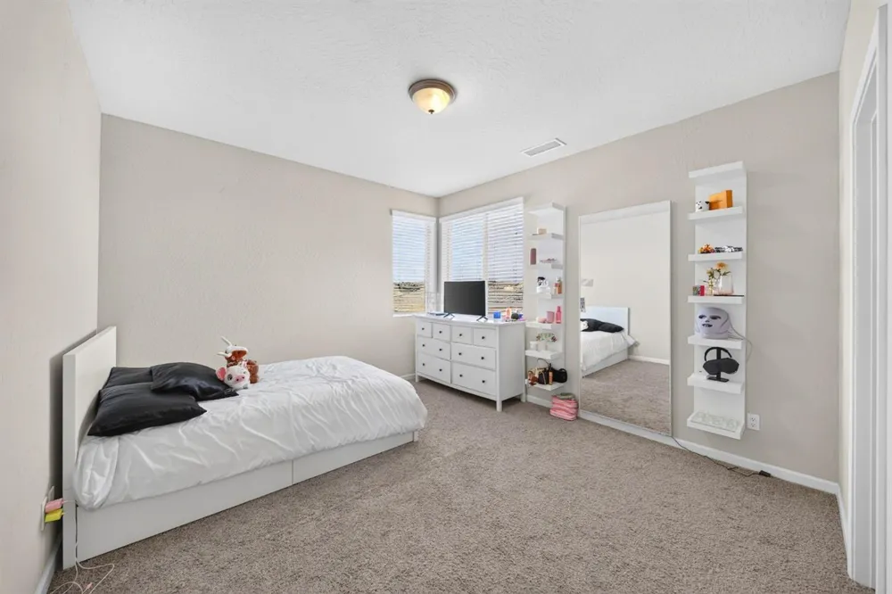 987 Groveland Avenue W Madera, CA 93636