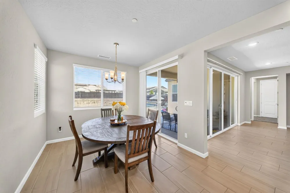 987 Groveland Avenue W Madera, CA 93636