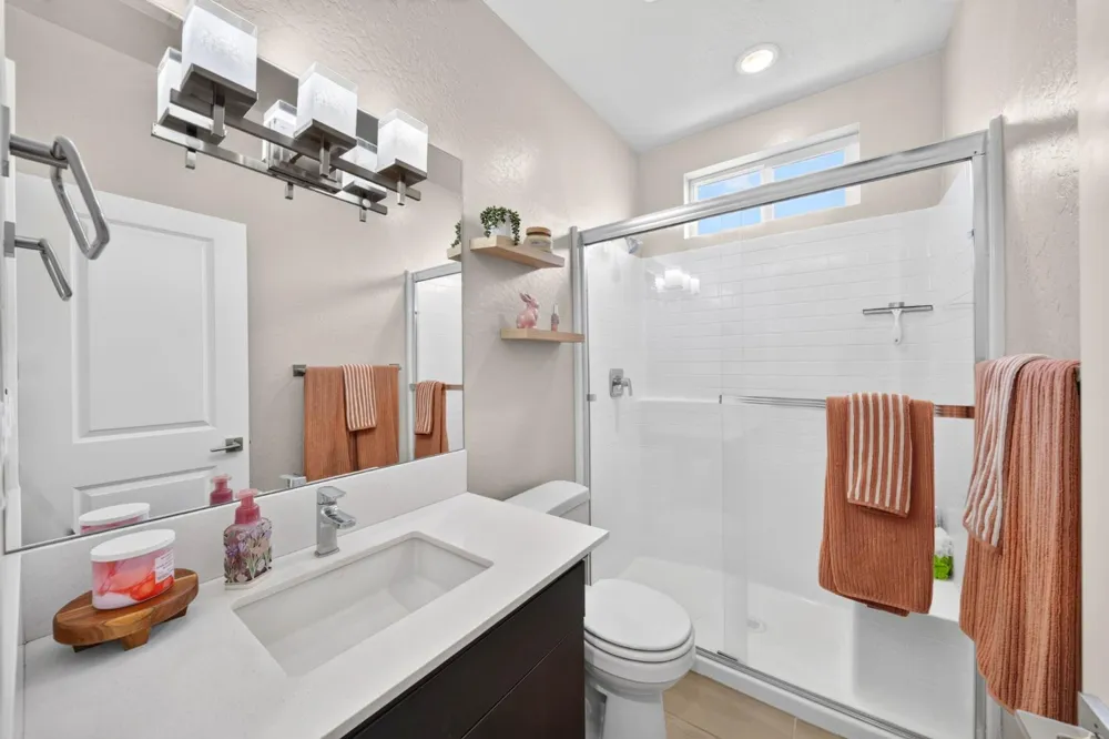 987 Groveland Avenue W Madera, CA 93636