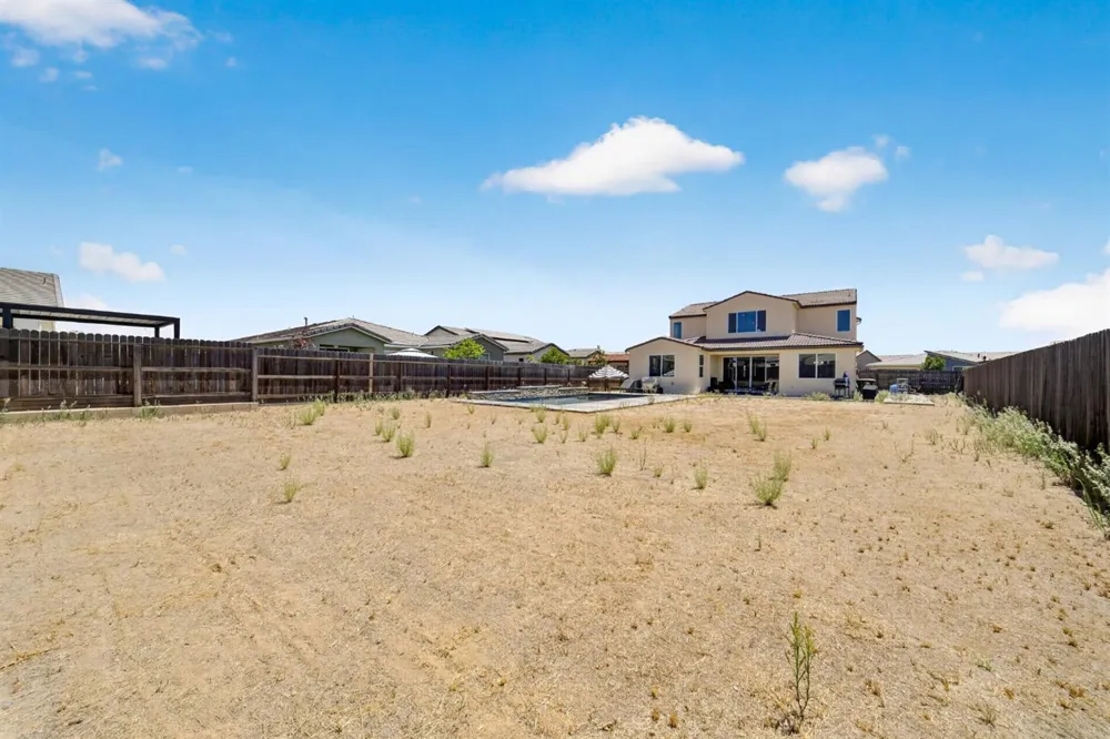 987 Groveland Avenue W Madera, CA 93636