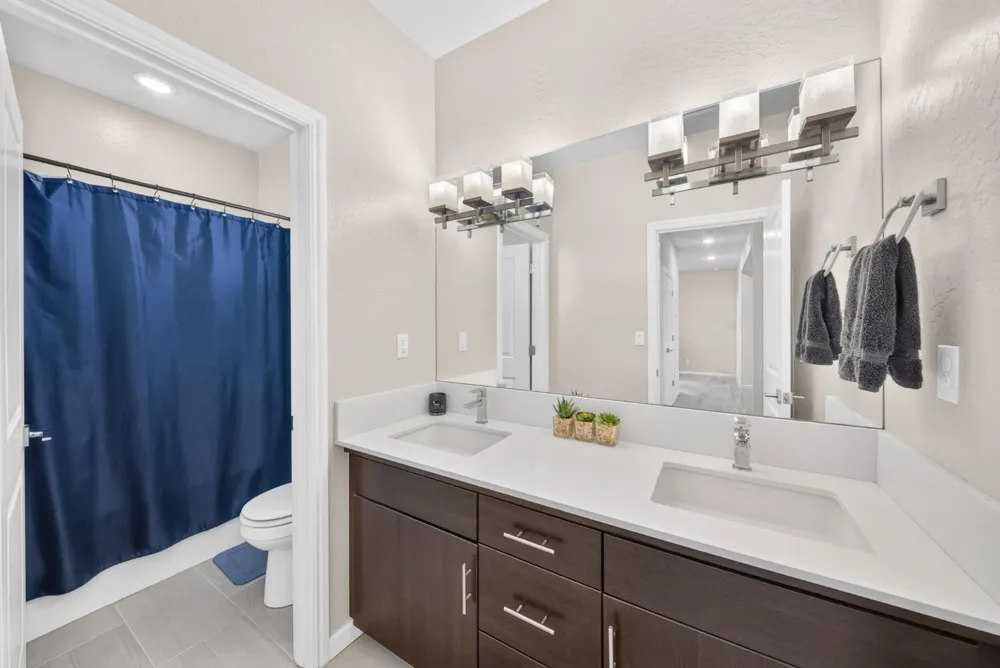 987 Groveland Avenue W Madera, CA 93636
