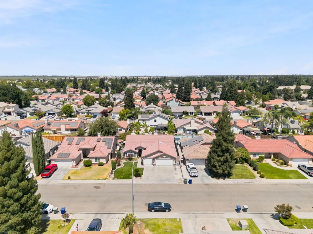 3363 Cambria Avenue Madera, CA 93637