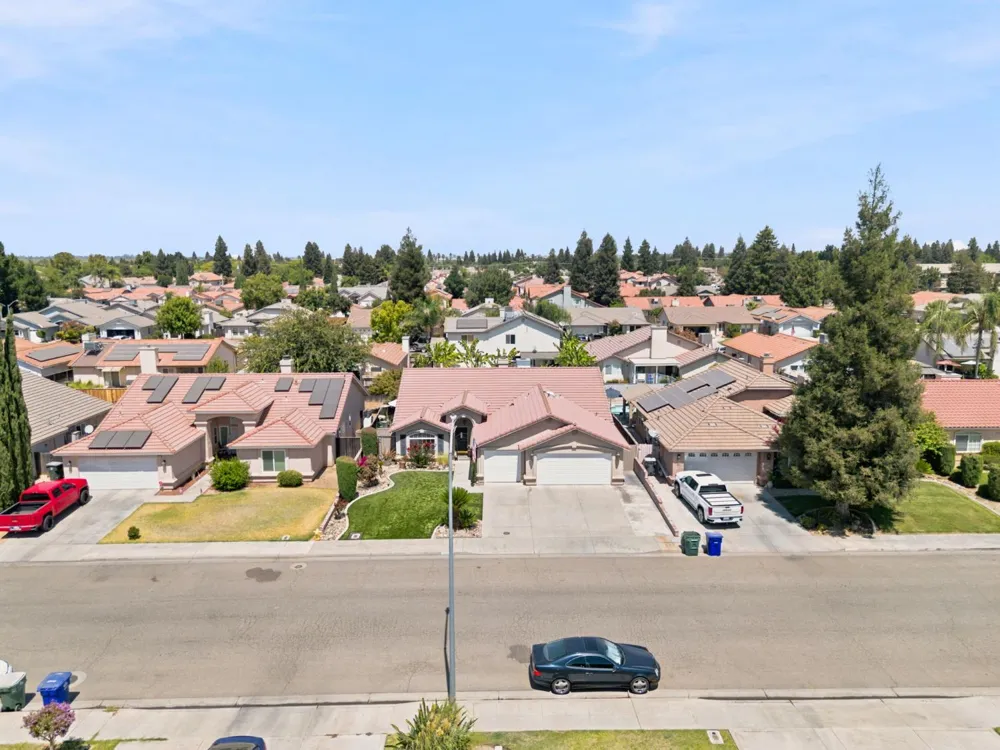 3363 Cambria Avenue Madera, CA 93637